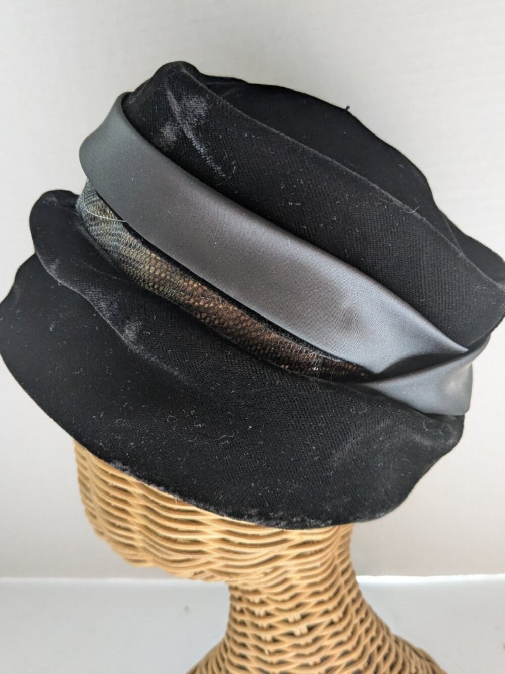 Vintage 1960s Black Velvet Pillbox Cocktail Hat Satin Band Mesh Panel Classic